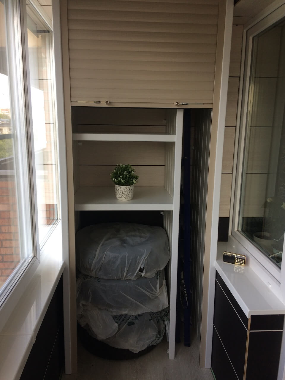 шкаф на балкон для хранения заготовок чтобы не померзли