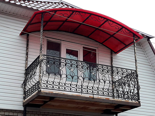 Защита балкона от осадков