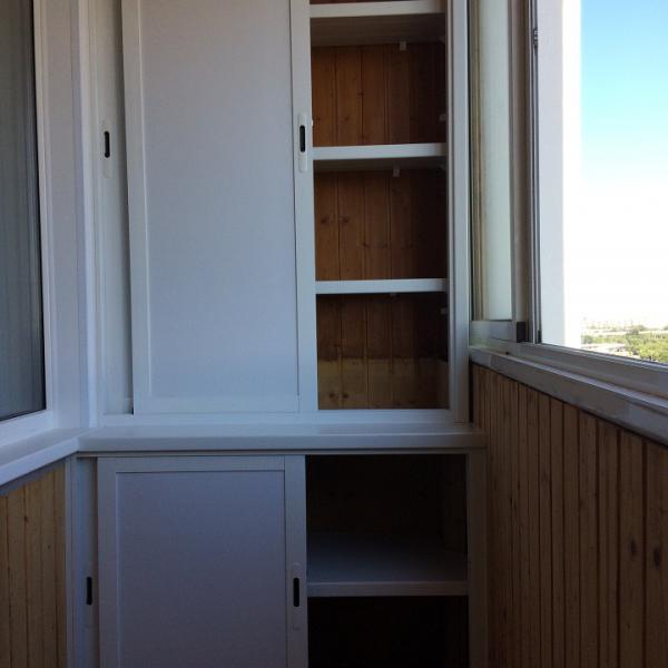 Шкаф купе из алюминиевой конструкции на балкон 8