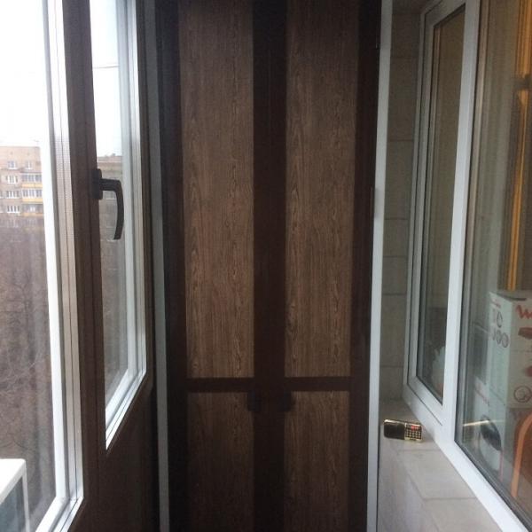 Шкаф с распашными дверцами на балкон 20