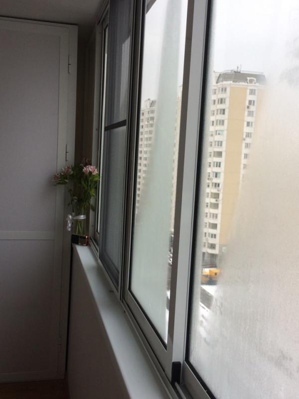 Шкаф с распашными дверцами на балкон 33