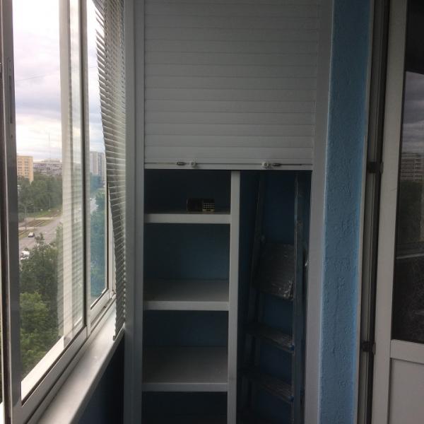 Шкаф с рольставнями на балкон  72