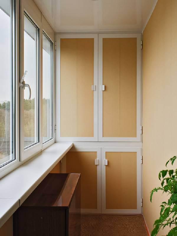Шкафы с распашными дверцами на балкон 2